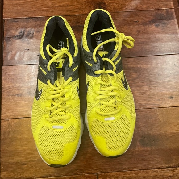 NWOT Men's Nike Structure 15 with FitSole size 9.5 Yellow and Black - Picture 6 of 10